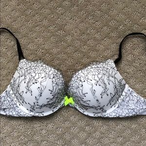 Victoria Secret Bombshell Bra 32C NWOT